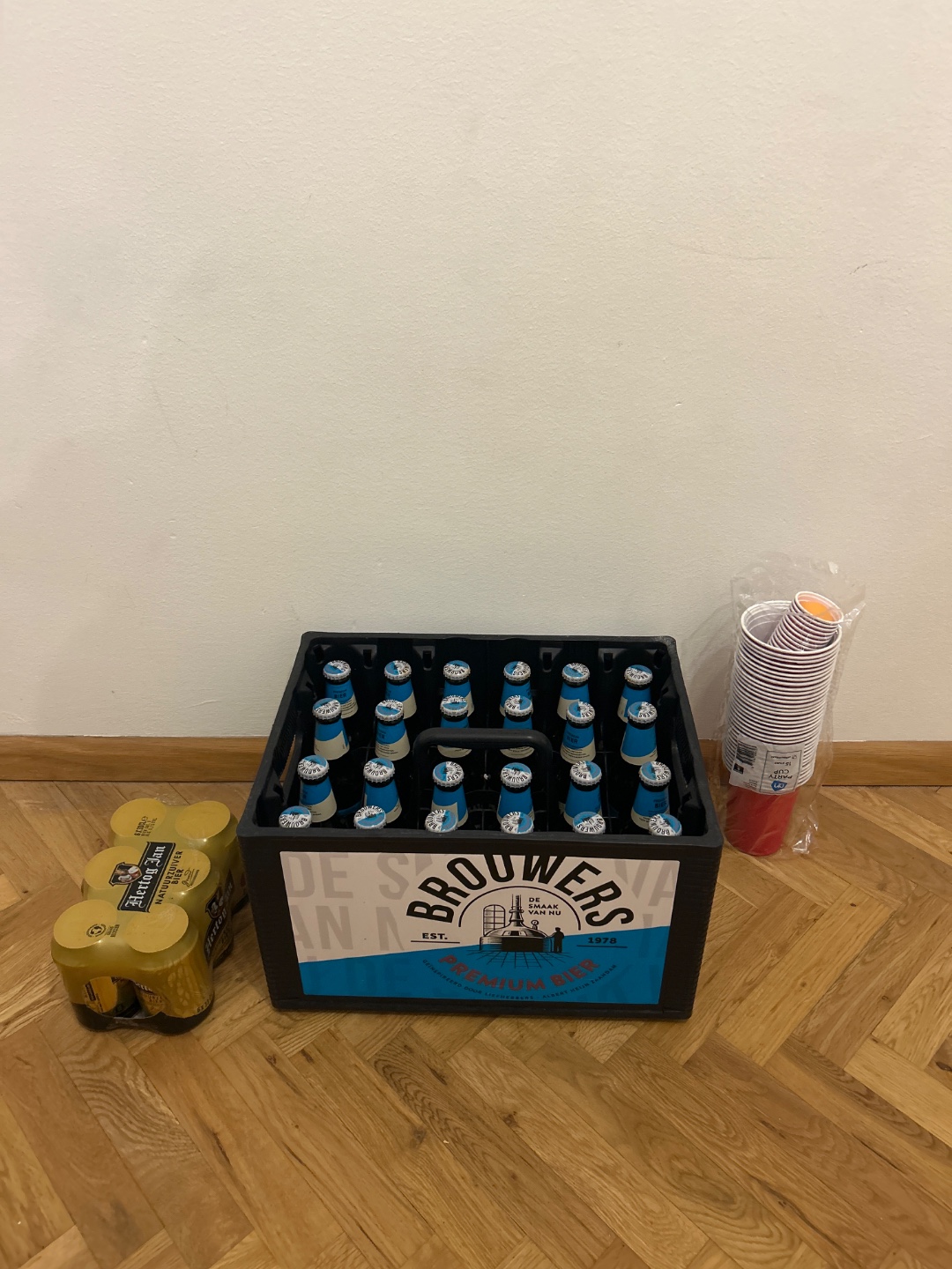 For pick up! Van ostadestraat 13 outside on the stairs.