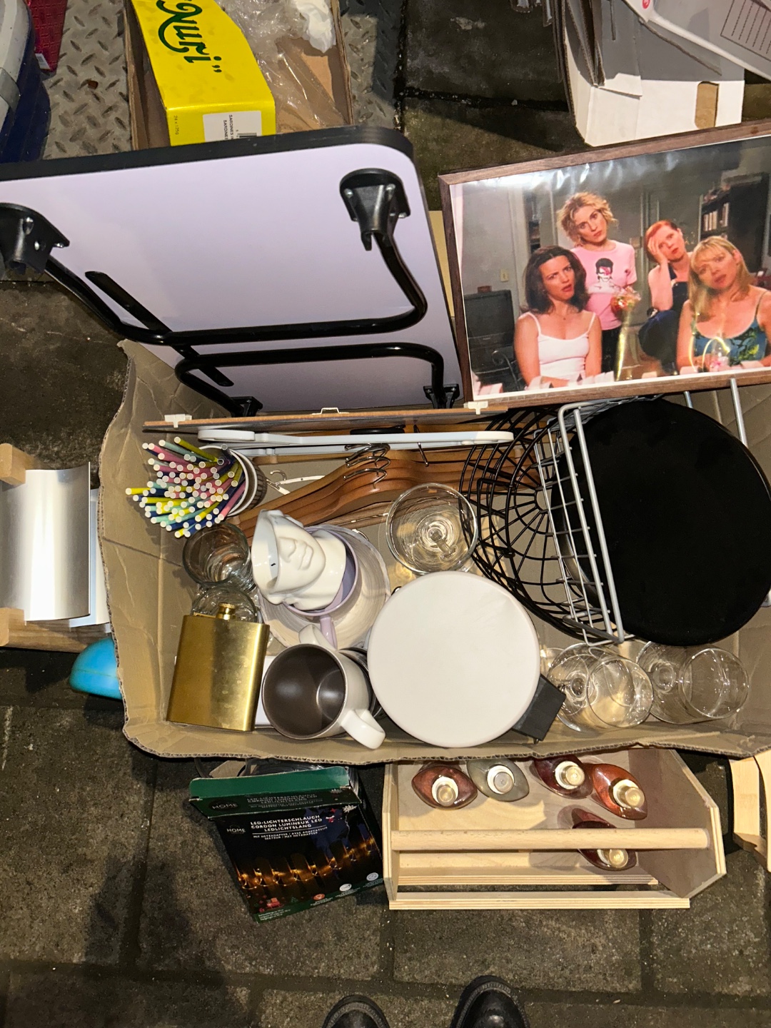 Two divas are moving out and we hope to make someone else happy with all our stuff!! The VS body sprays were previously used as luchtverfrisser in our iconic bathroom (swipe to see) photo 2