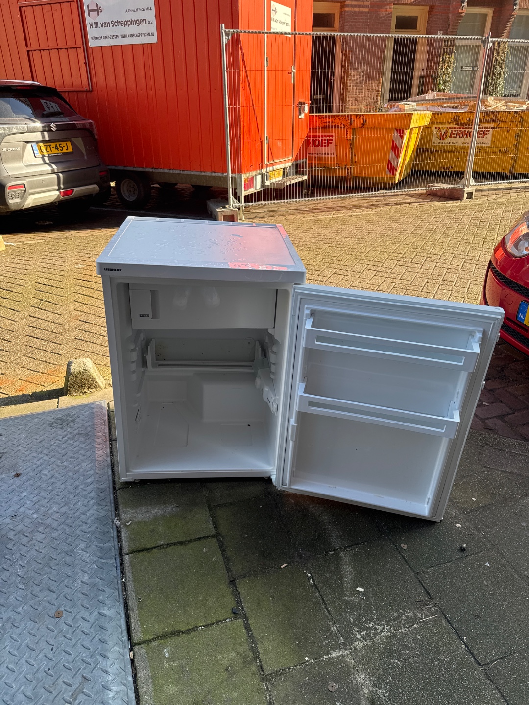 Fridge, dont know if it works. photo 2