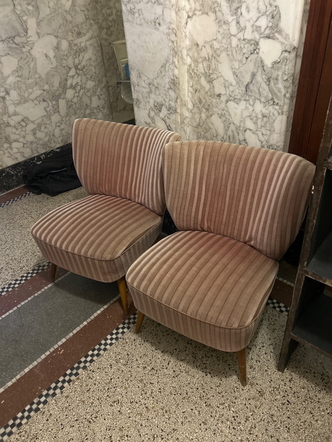 2x roze stoelen ophalen op keizersgracht 174 photo 2