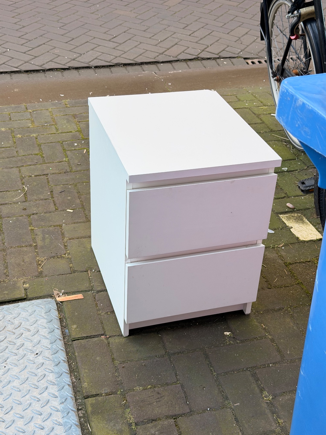 IKEA malm nightstand photo 1