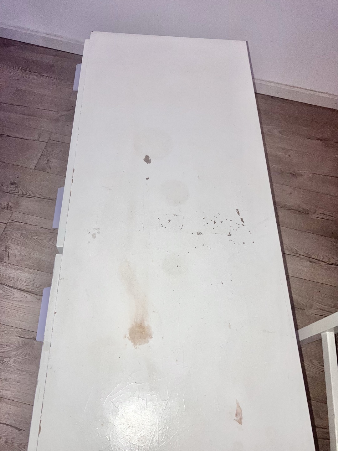 From around the 1960s
Steady and in functional condition, but in need of a fresh coat of paint. Maybe for someone interested in flipping furniture?
119 x 40 (41,5) cm, height 58
DM
Pick up today or tomorrow only photo 3