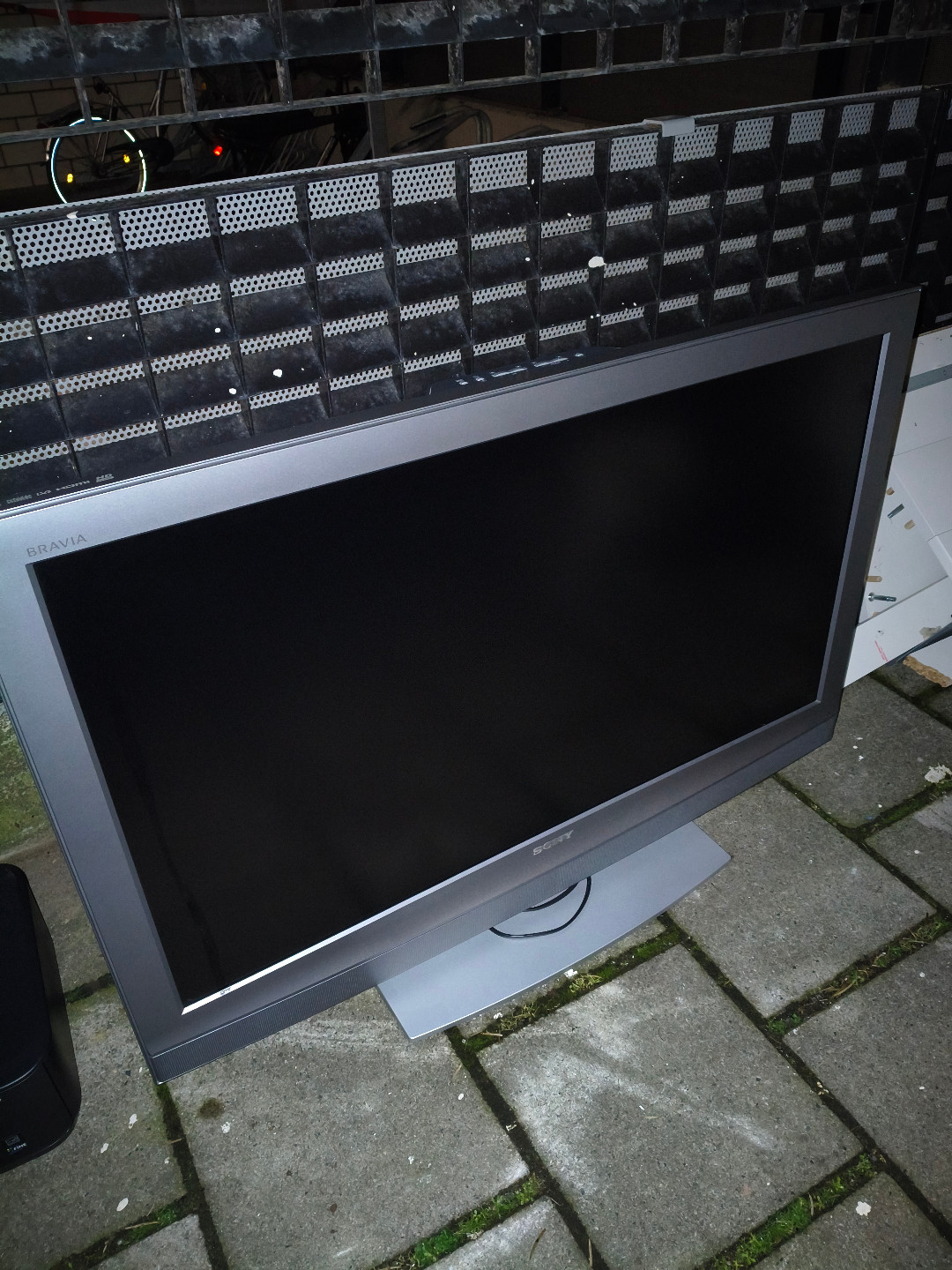 Sony Bravia KDL-40U2000 (40")
Canon Pixma MG4250 - printer/scanner photo 1