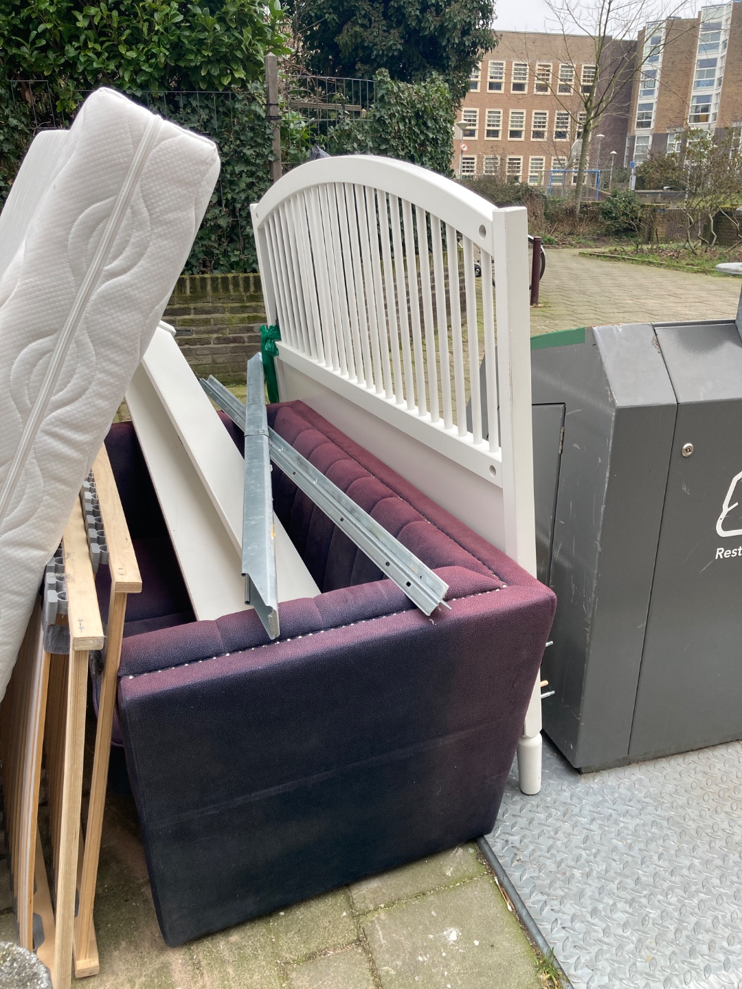 Bed, all parts are there photo 1