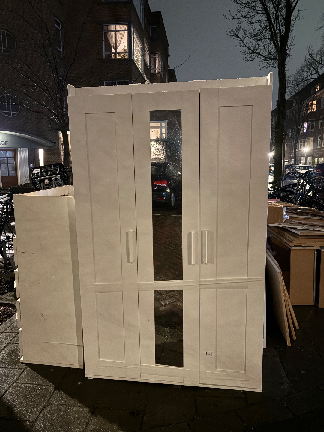 Verschillende ikea kasten, een bankje en koelkast - juiste adres ter hoogte van Milletstraat 5 photo 1