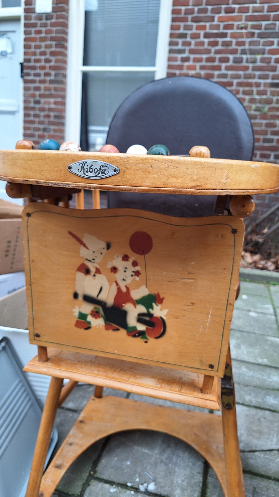 Mozaiek tafel, bioscoop stoel en kinderstoel photo 3