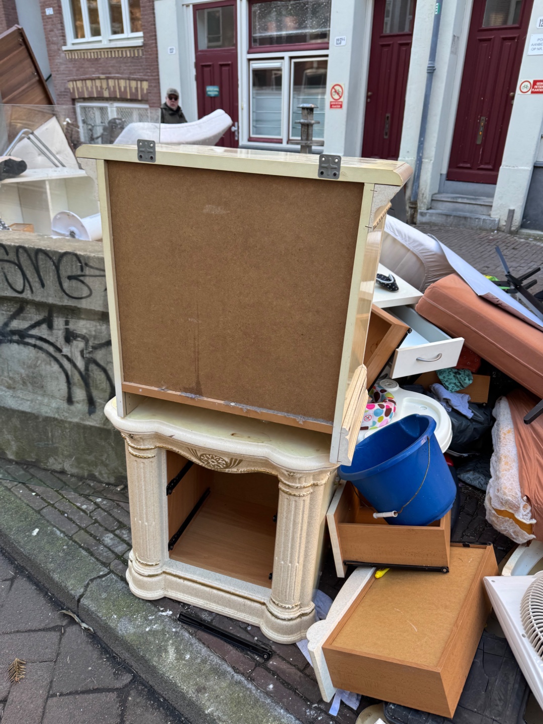 mirror and small bookshelf photo 3