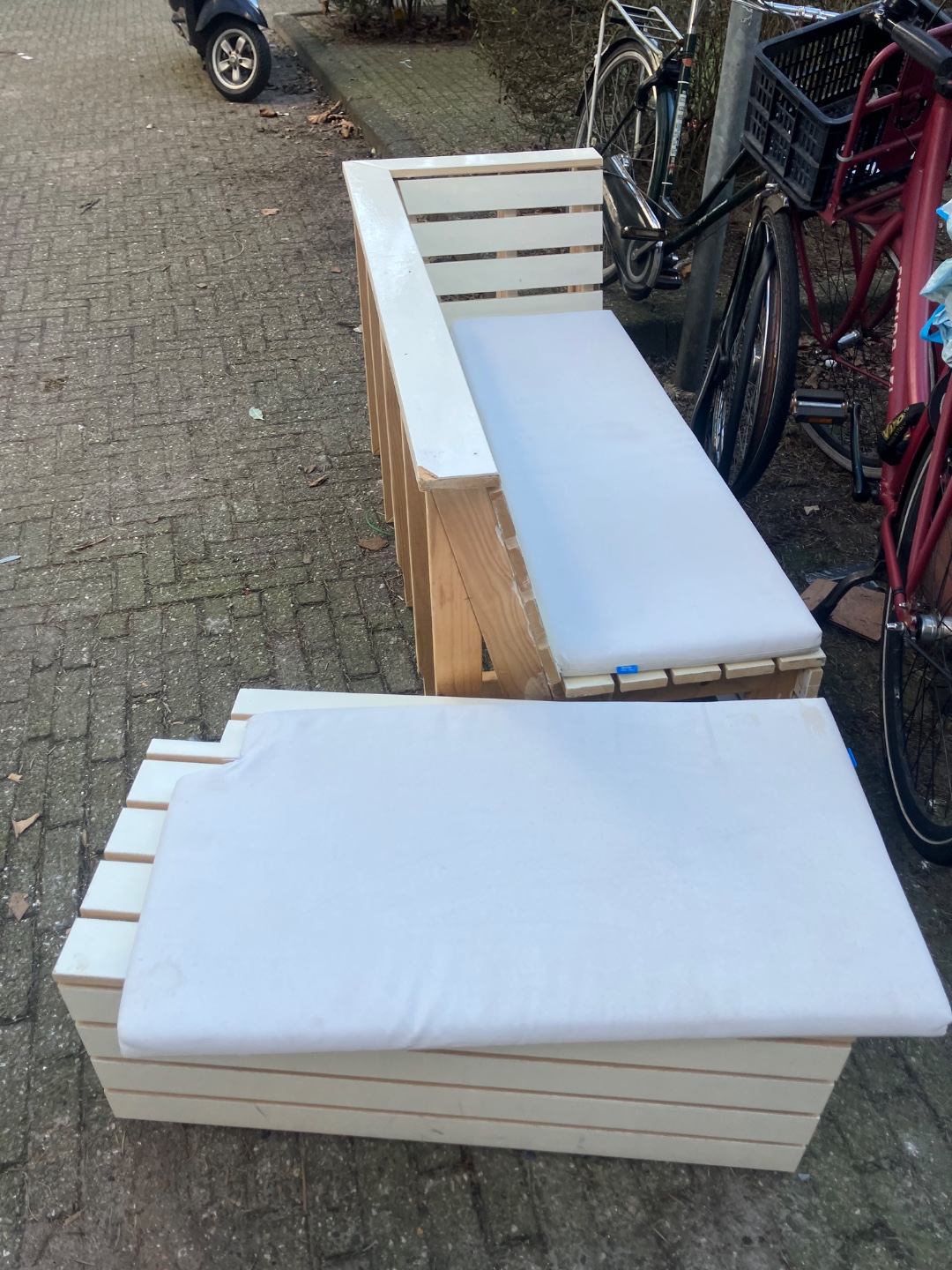 Hoekbank zitje voor bijv. balkon. Heel sterk en kwalitatief, zwaar. Met kussens voor buiten photo 2