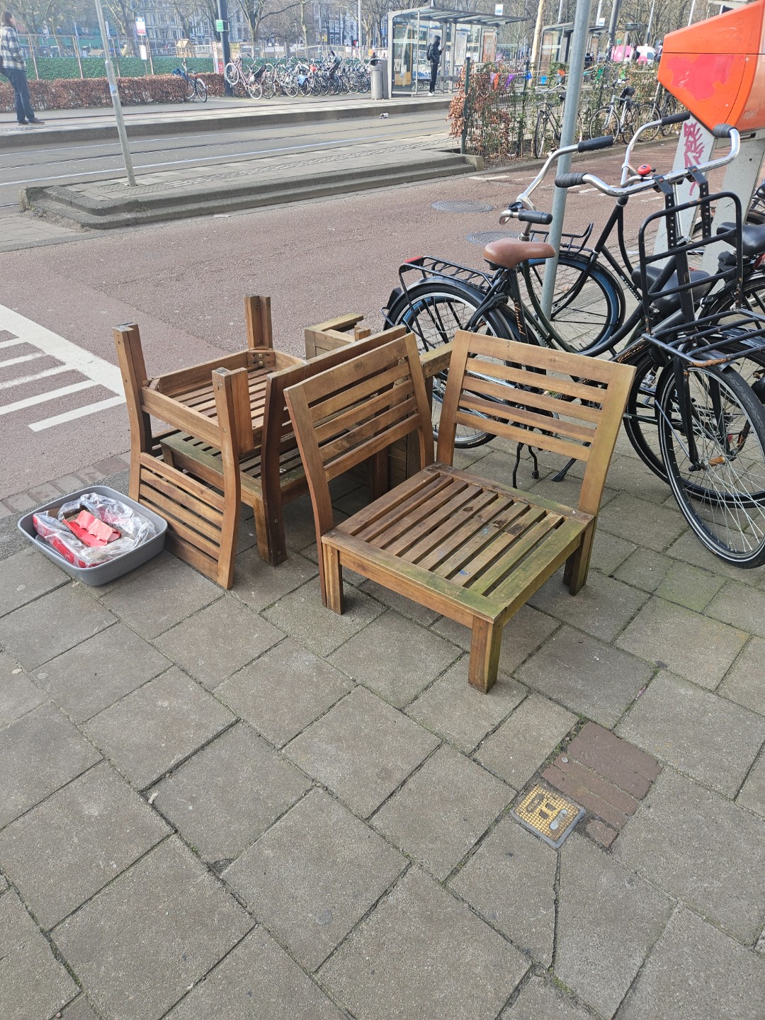 Garden benches photo 1