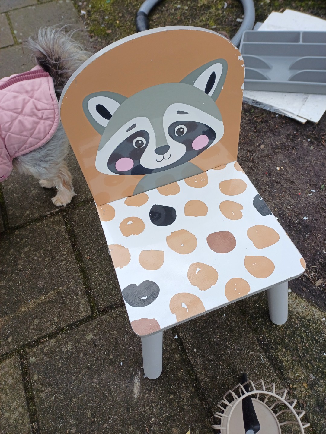 Child's chair, 3 IKEA picture frames, whisk and utensil holder photo 2