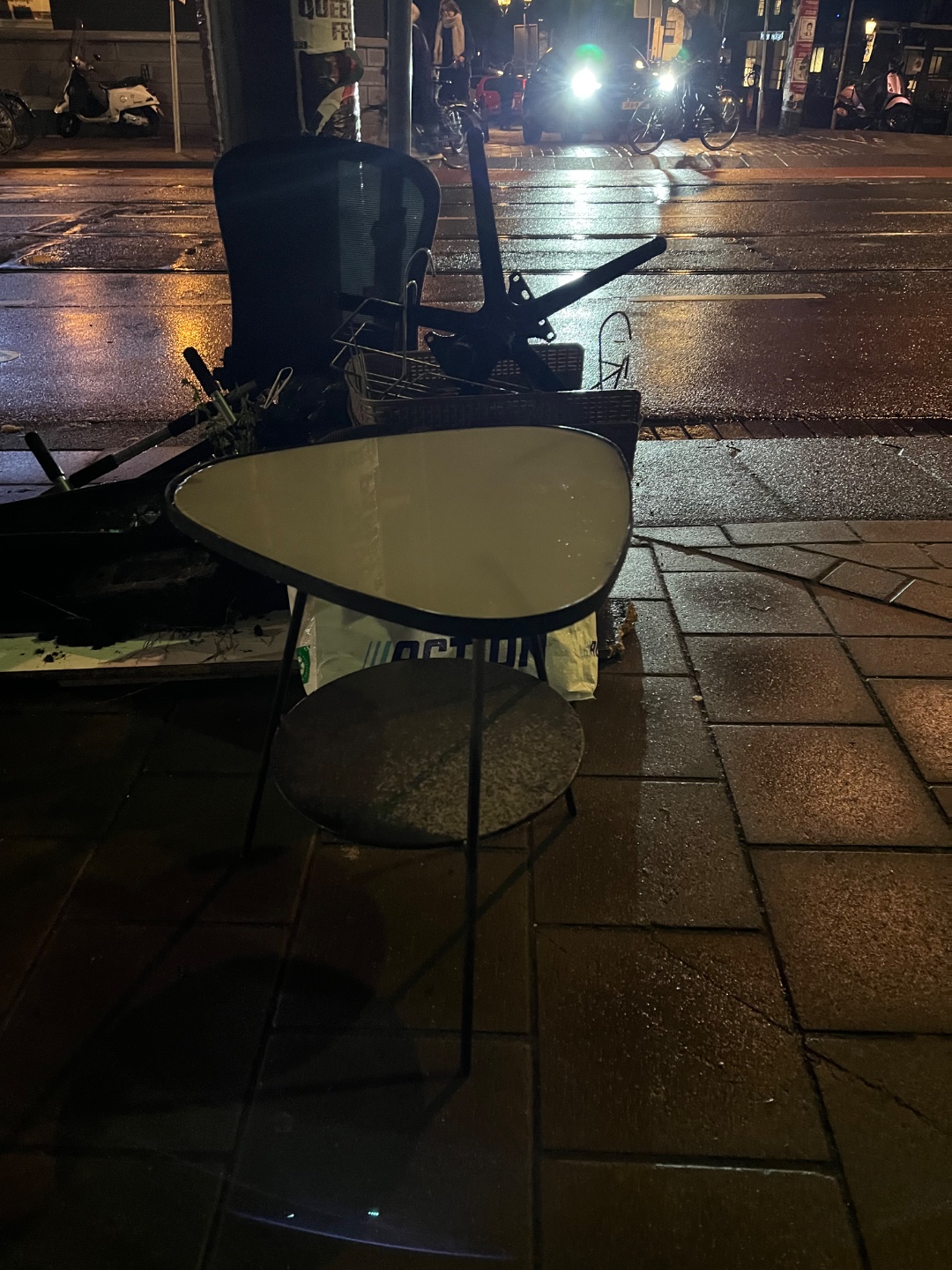 Item found on Amsterdam, Nieuwmarkt/Lastage, Waterlooplein 123 photo 2