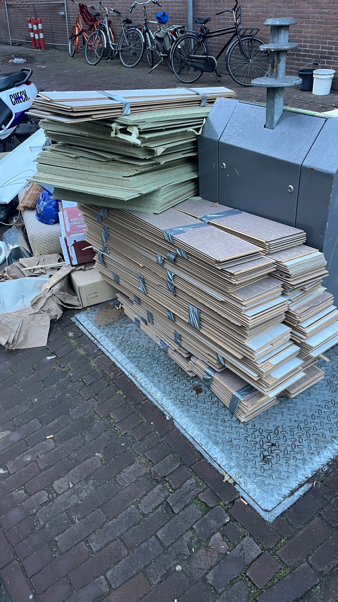 Item found on Amsterdam, Staatsliedenbuurt, Van Limburg Stirumstraat 40 photo 1