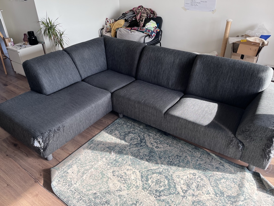 Free sofa. Whatsup +31 6 21 38 20 99 photo 3