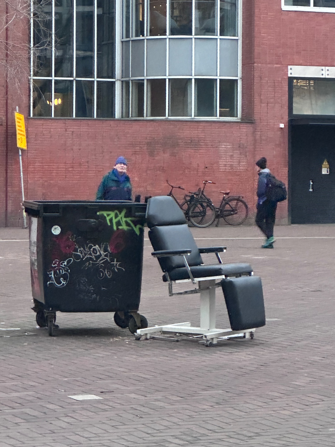 Dentist or hairdresser chair?! 😂 photo 1