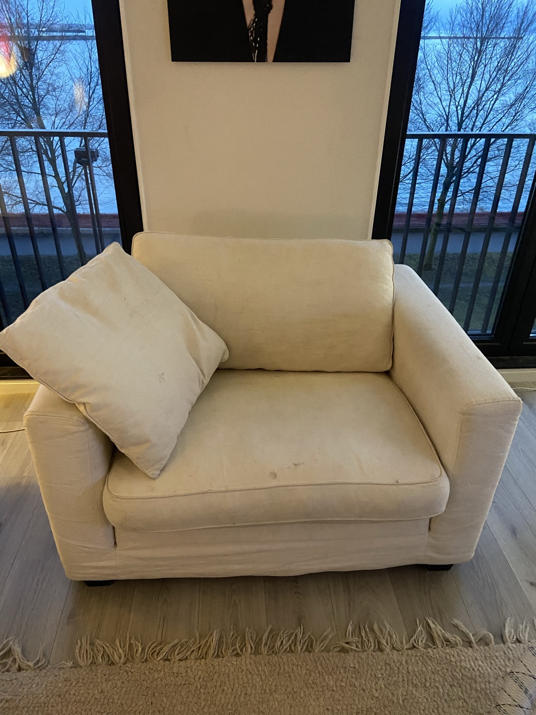 Linteloo sofa and loveseat. From Saturday 21/2 avalaible. Both need some love, like a new colour and little fixes of the fabric. But could have another life. Whatsapp me if you’re interested. +31650489034 photo 2