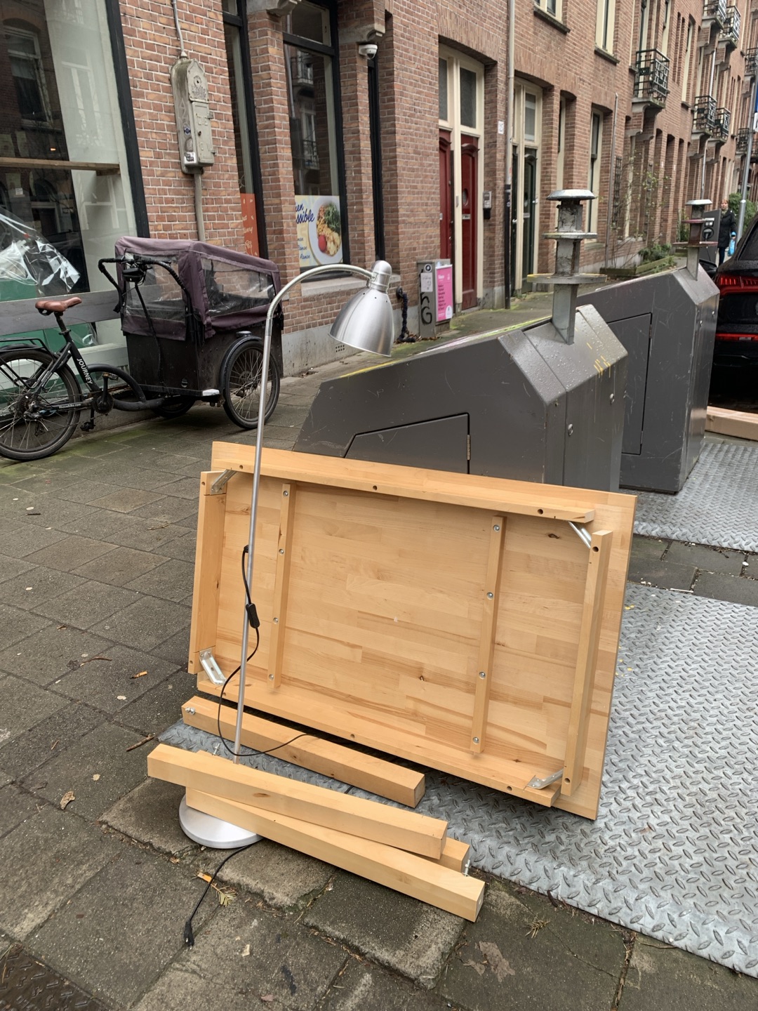 Item found on Amsterdam, De Pijp, Van Der Helstplein 4 photo 1