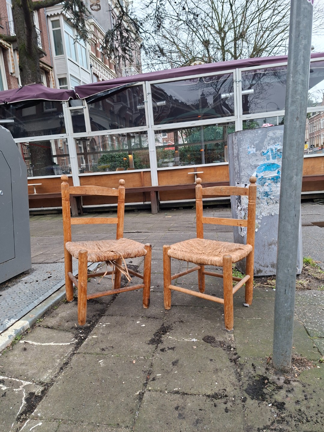 2 kinderstoeltjes (opknapprojectje) photo 1