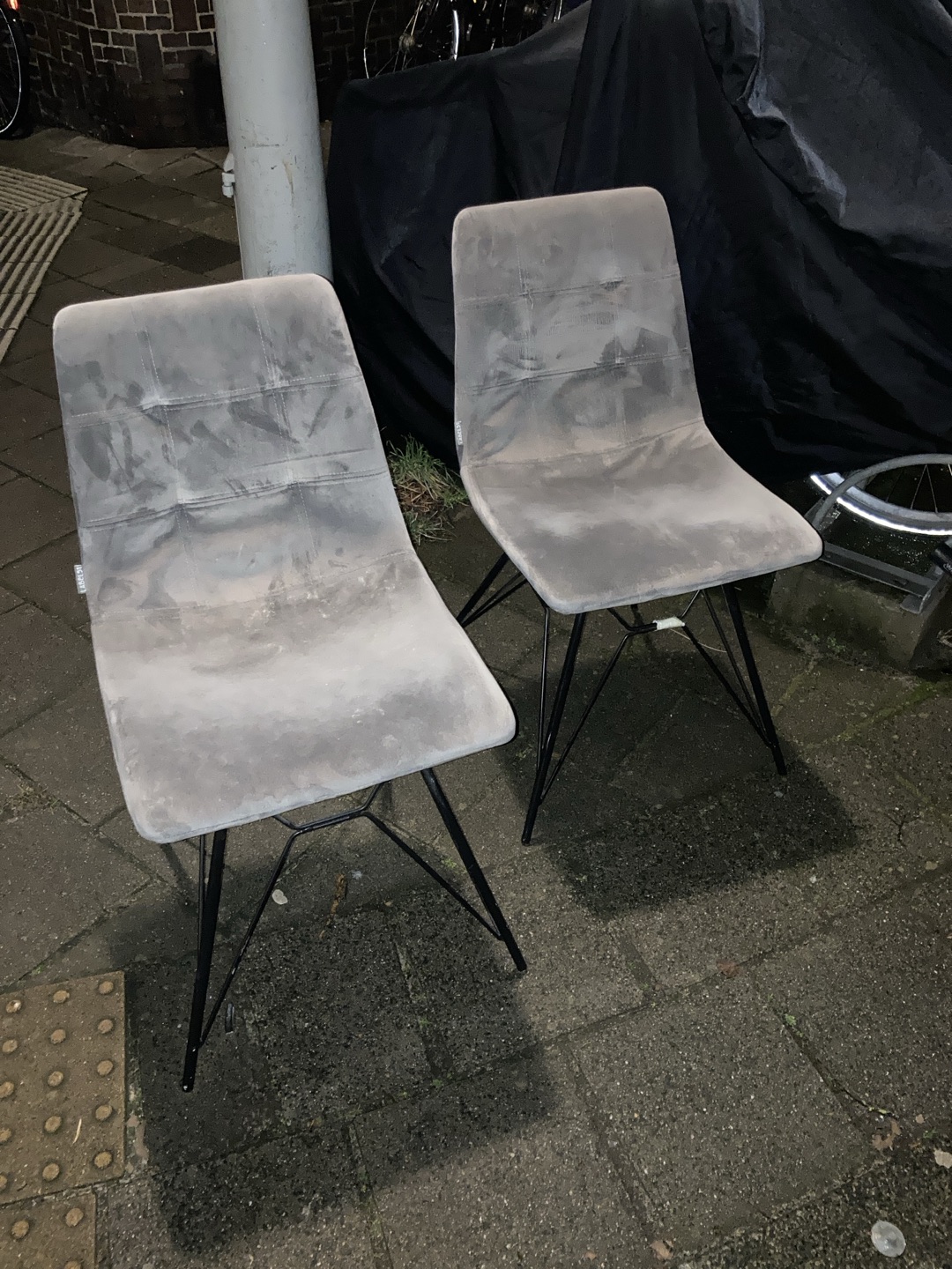 Chairs, beds and desk (upside down)