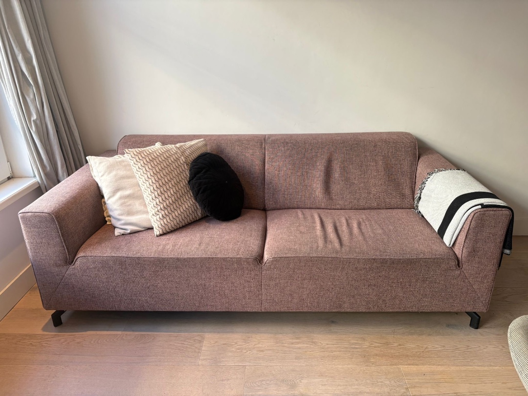 My old couch! Is more comfortable than it looks. Is still in good shape! Just put it outside a few minutes ago. photo 3