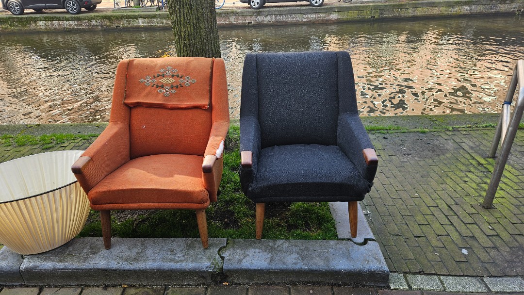 2 sofas, the fabric isn't in perfect condition