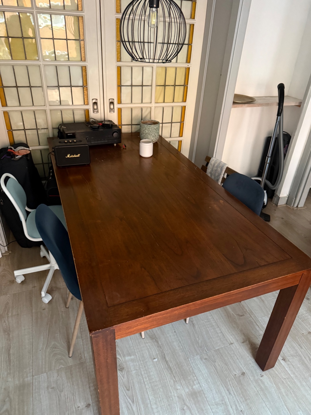 Big dining table 100x200. Must be gone by the end of Friday