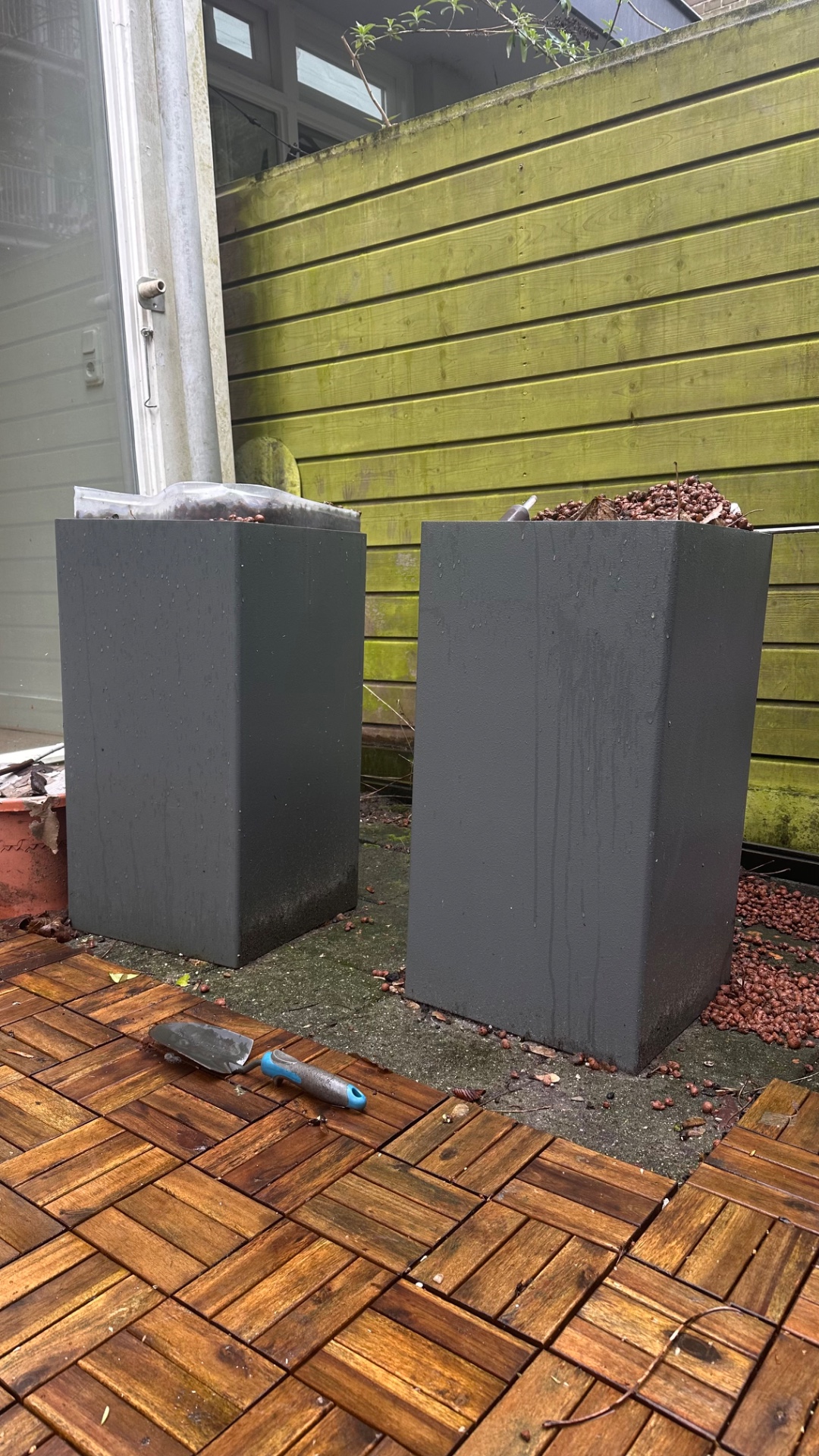 Standing flower pots photo 2