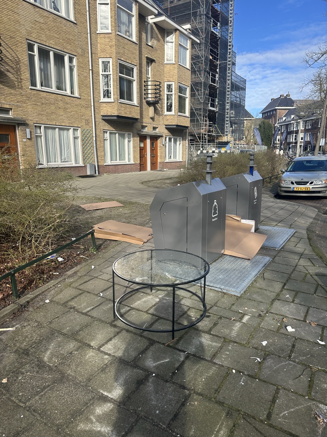 Glazen salontafel, metaal lijkt esthetisch wat slijtage te vertonen. photo 2