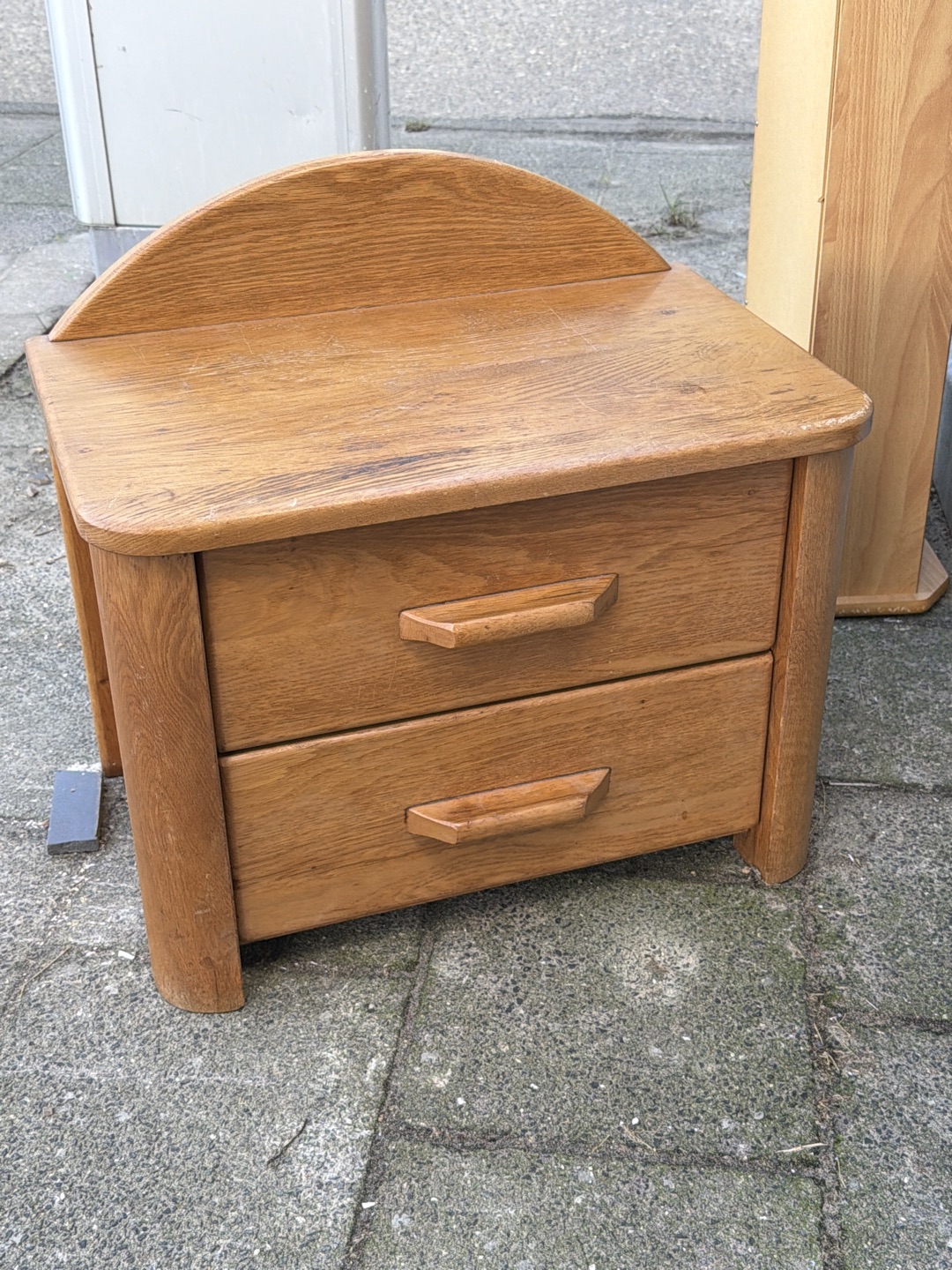 Beautiful (heavy!) small chest of drawers / nightstand 🫶🏽 photo 1