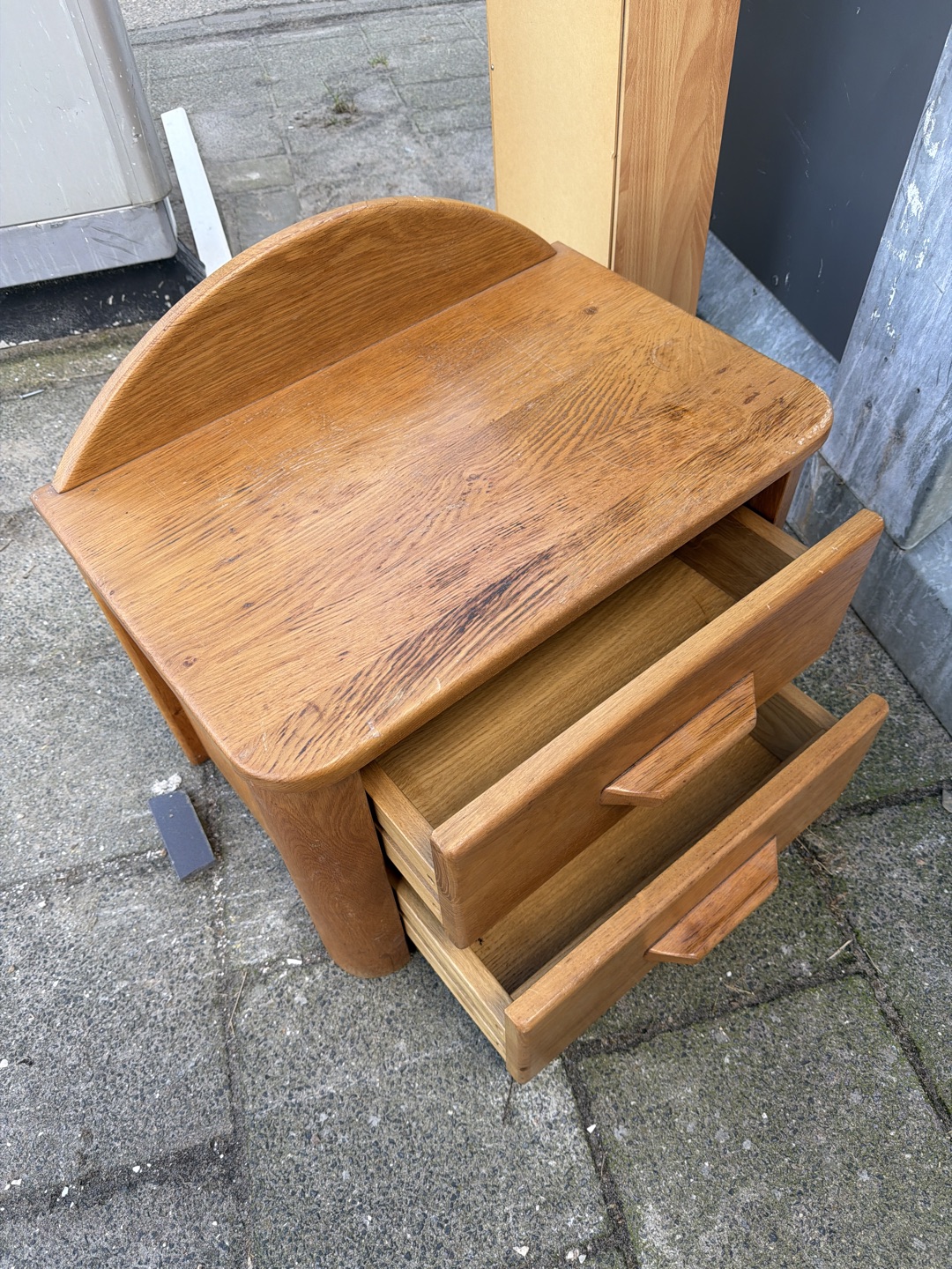 Beautiful (heavy!) small chest of drawers / nightstand 🫶🏽 photo 2