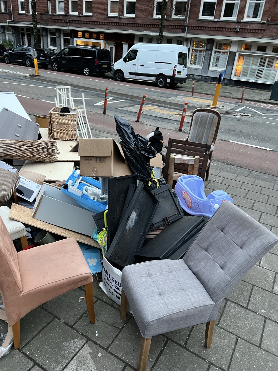 Chairs and al kinds of stuff photo 1