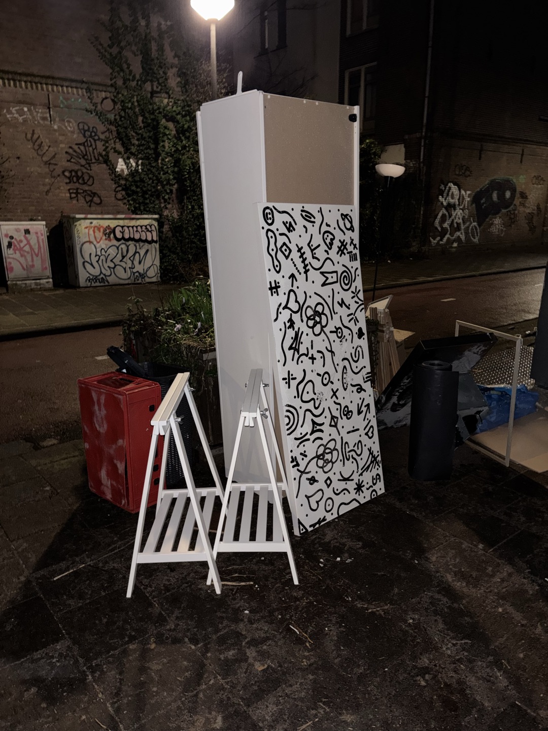 Desk with fun doodles and base, 120x60 I think photo 1