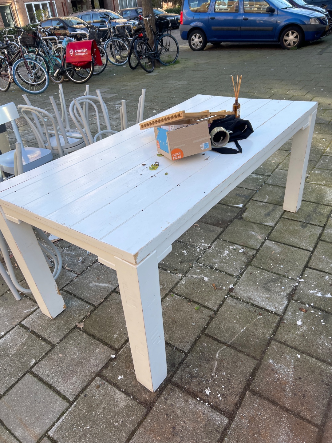 Chairs and table photo 2