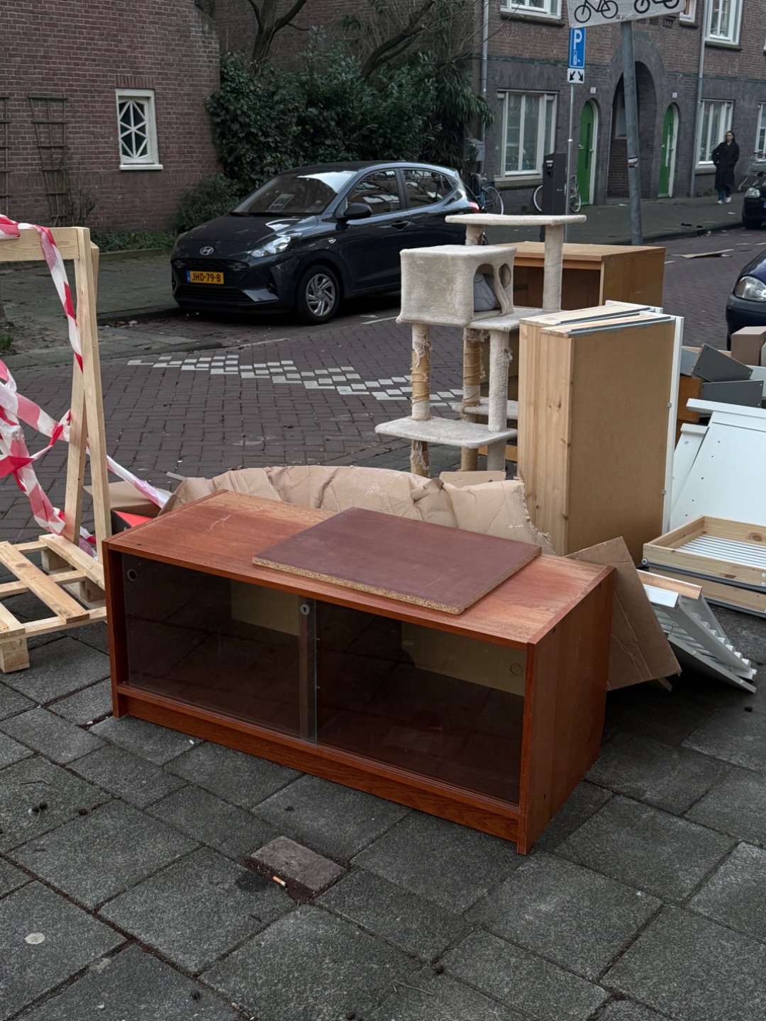 Leuke kast!!! Ziet er nog goed uit