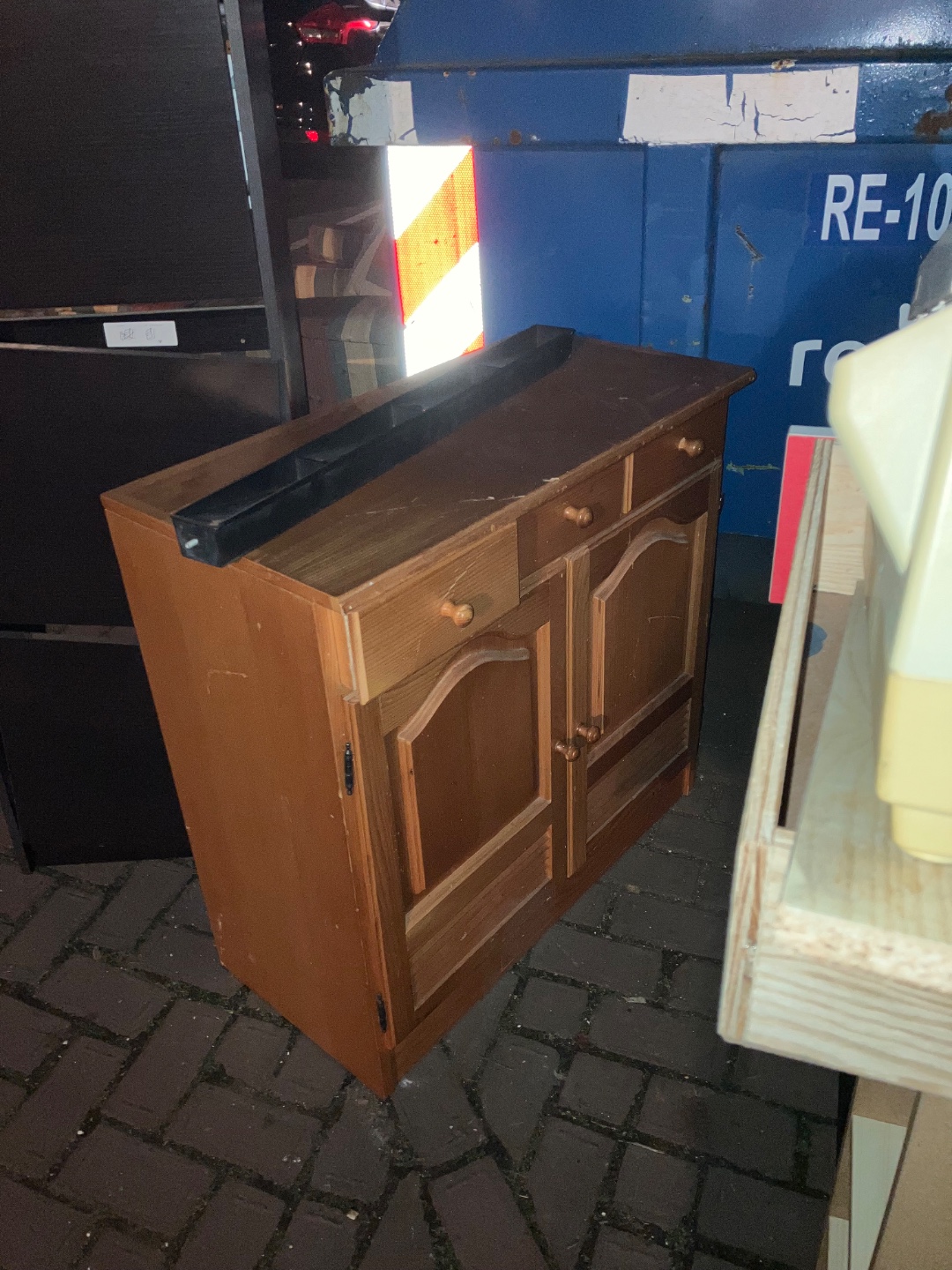 Somebody moved and left some things behind. These cabinets/ closets seem okay, there’s also a sofa and a shoe cabinet. Last one needs some attention.