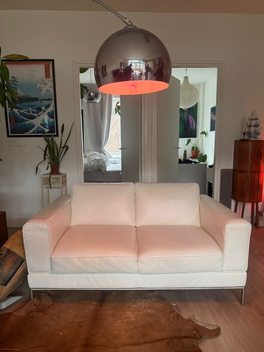 Free pick up available today! White leather couch in good condition