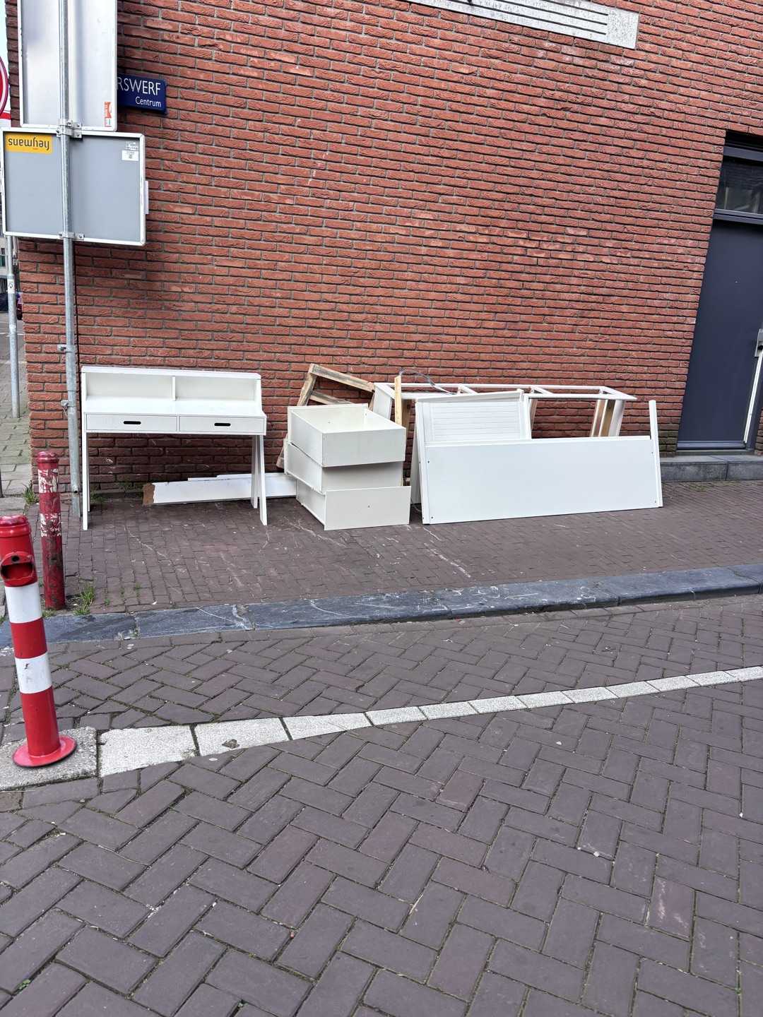 Desk and bed with drawers