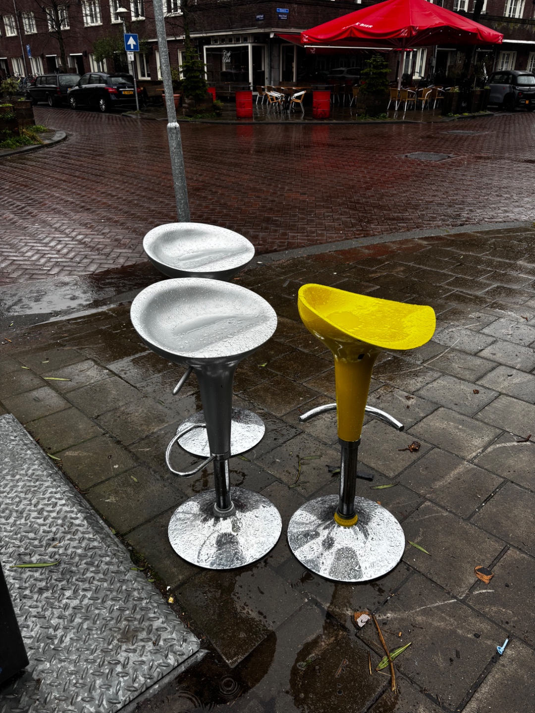 Bar chairs found at Merwedeplein in de Rivierenbuurt