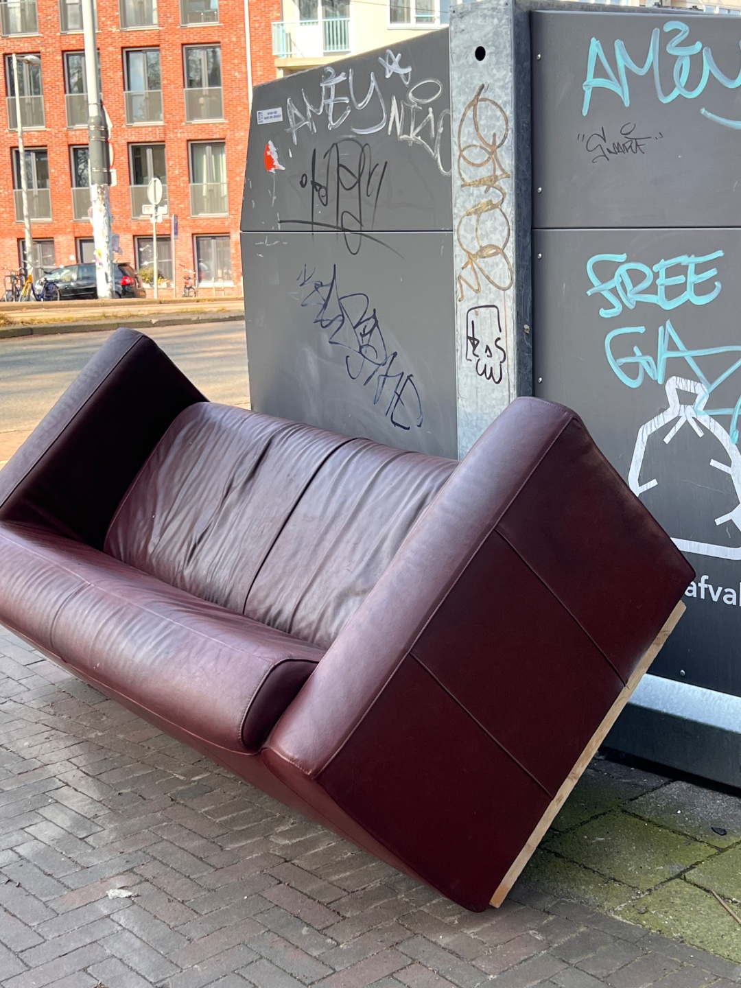 Bankje en bamboe trappie