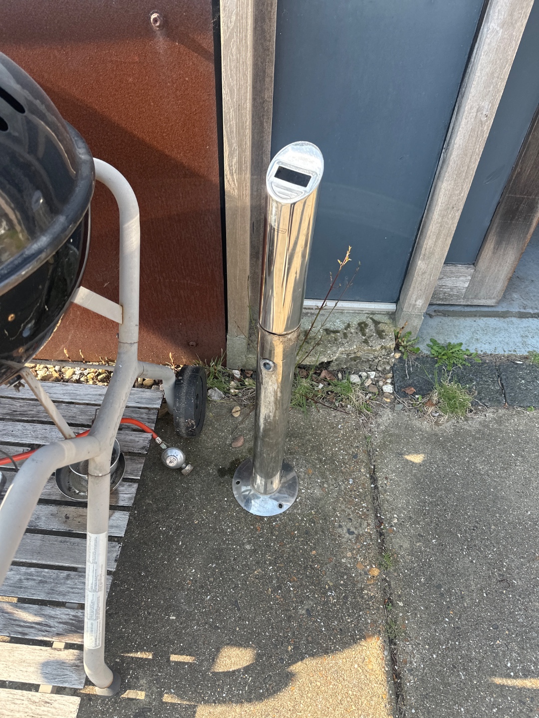 2x BBQ 1x bokszak 1x asbakpaal

Voor 19:00 ophalen