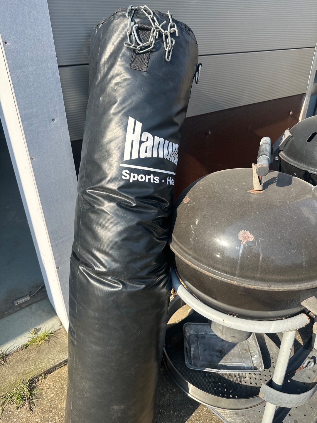 2x BBQ 1x bokszak 1x asbakpaal

Voor 19:00 ophalen