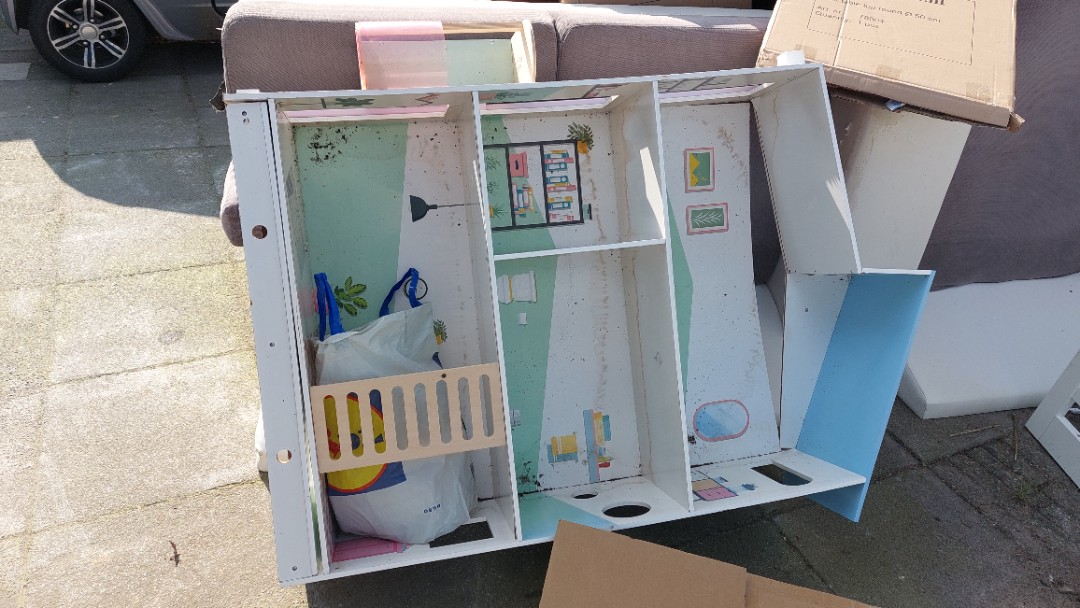 barbie house need some love but so big 😍