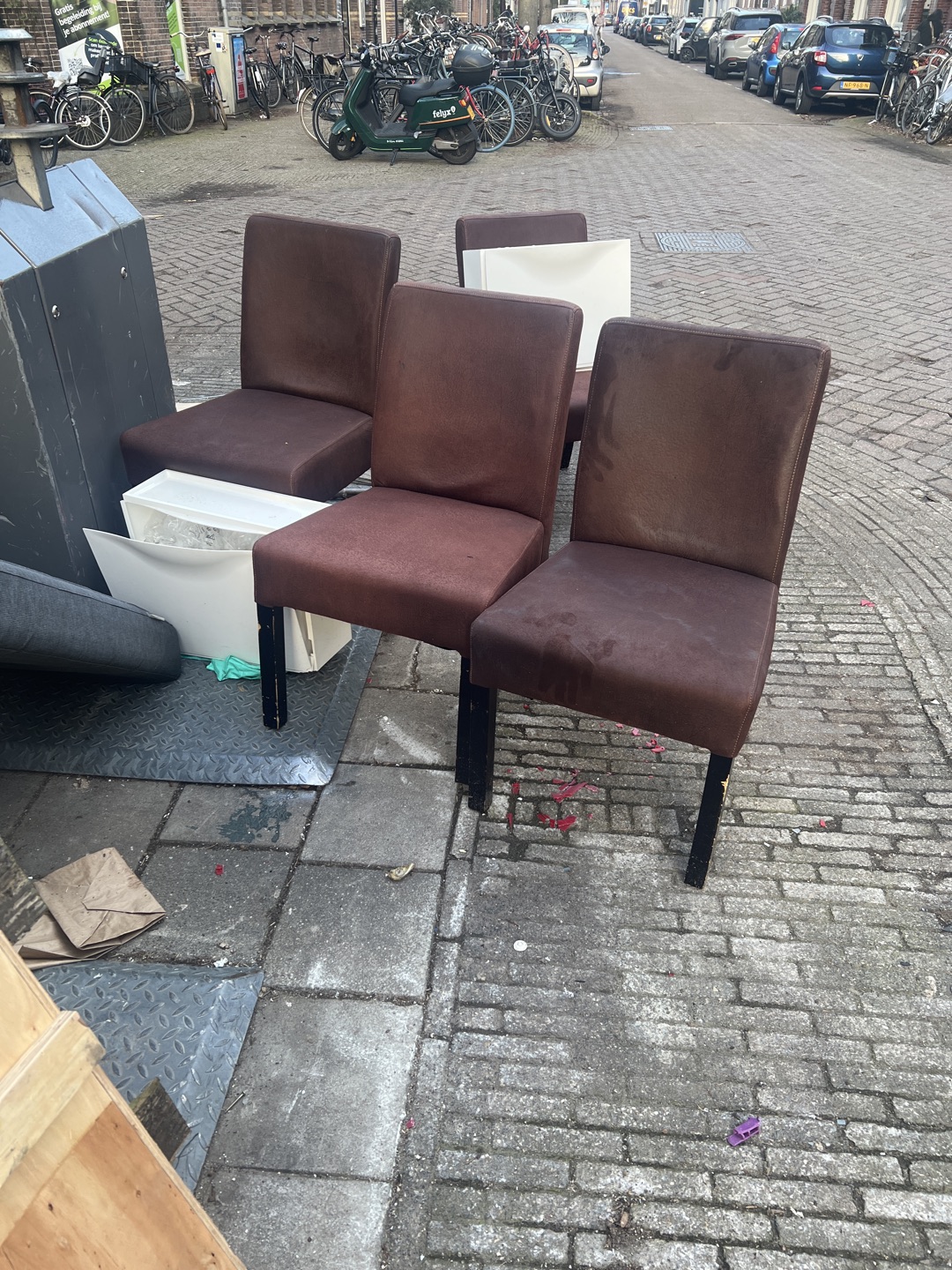 4x chairs, seems to be leather