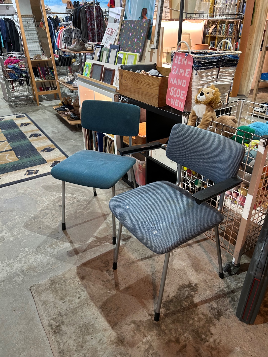 Gratis spullen bij het Afvalpaleis tot 17 uur, onder meer een op te knappen Gispen 1231 en 1235. Spullen zijn gratis, maar we waarderen een financiële gift voor onze werking.