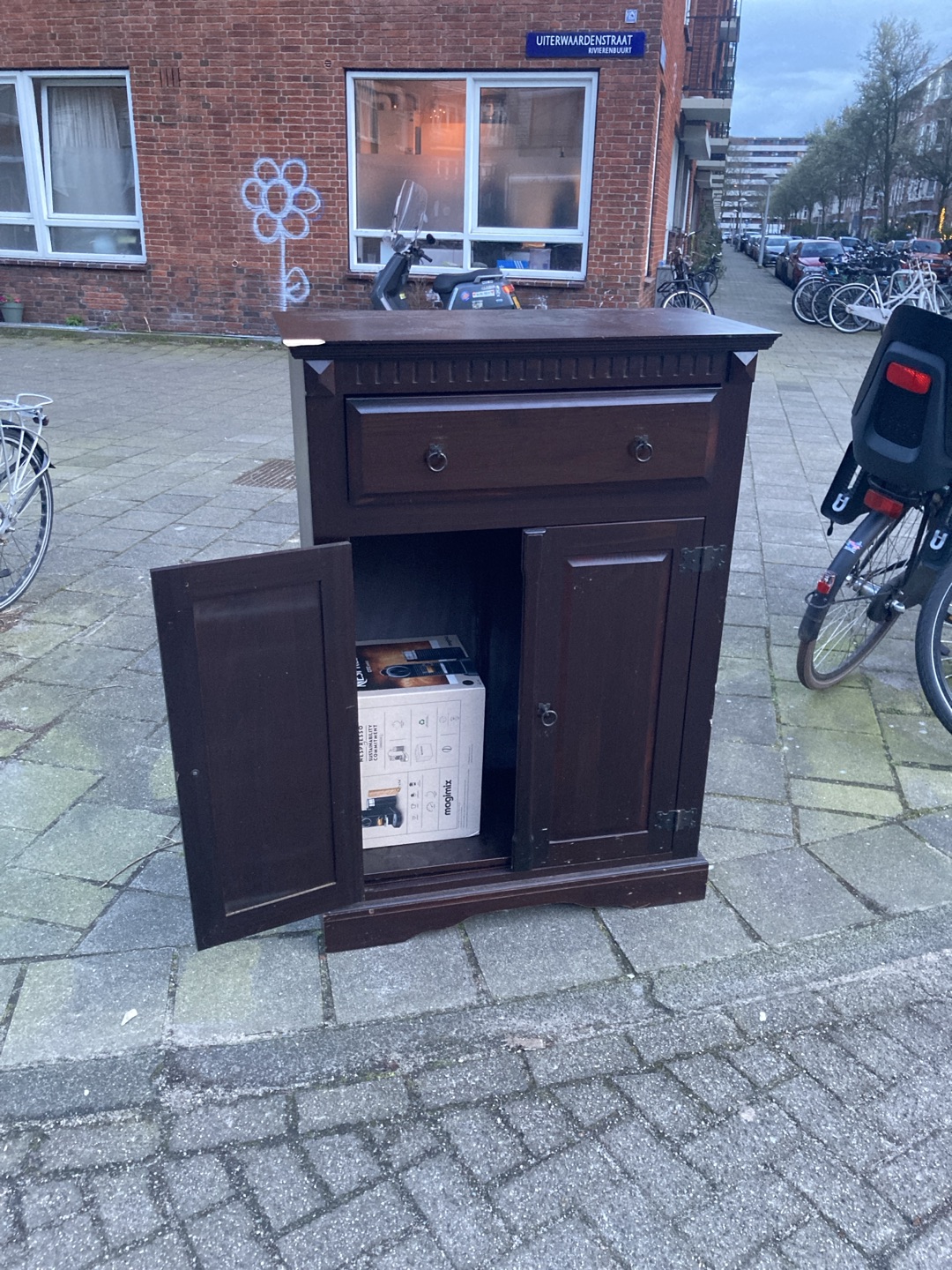 Amsterdam, Zuid, Uiterwaardenstraat 504