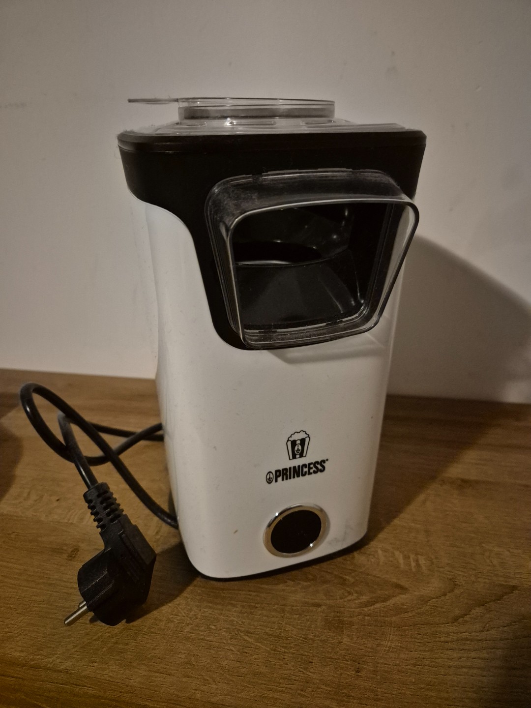 Free for pick up, folding bed and popcorn machine. Both in very good condition.