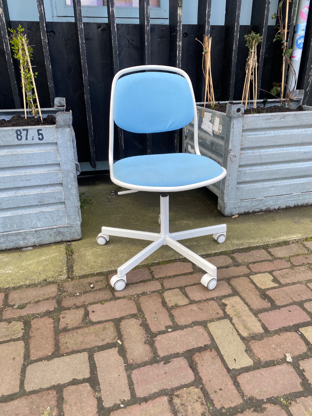 Retro baby blue desk chair 1