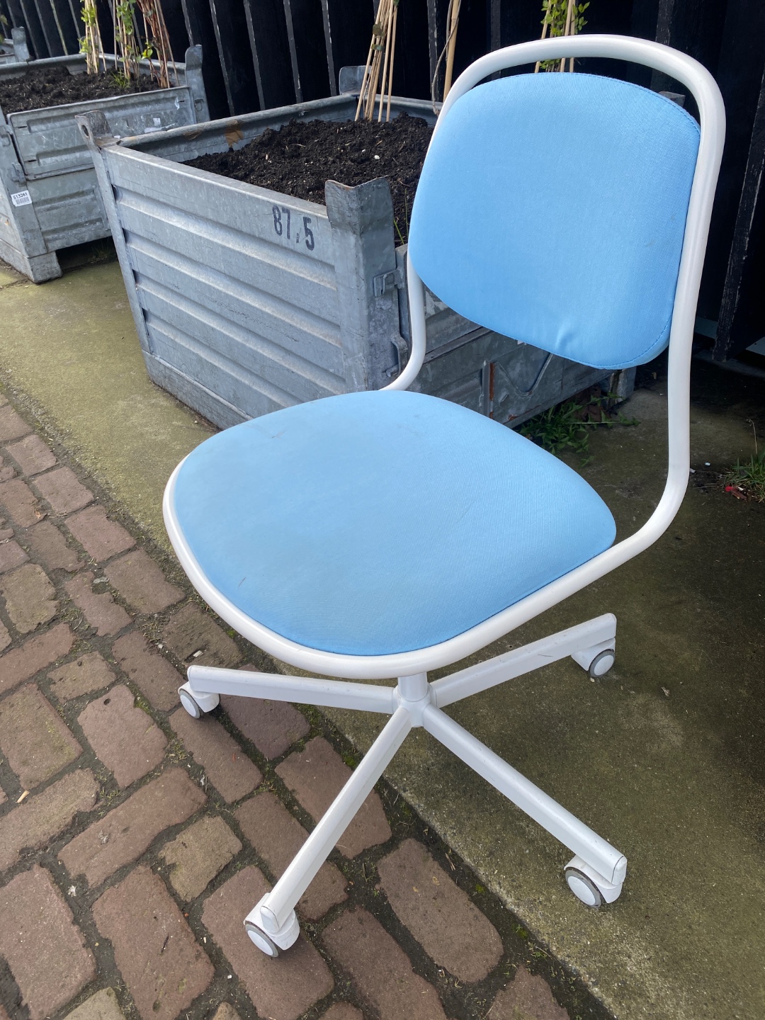 Retro baby blue desk chair 2