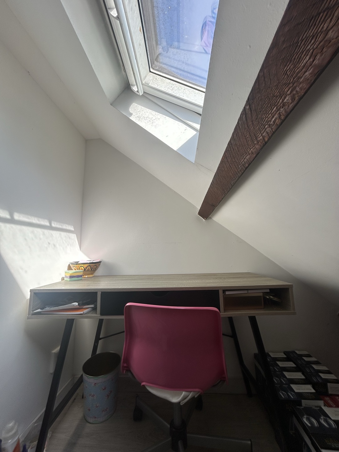 Bureau GRATIS af te halen
Lade kapot maar kan gemaakt worden
Graag naar beneden tillen zelf 2