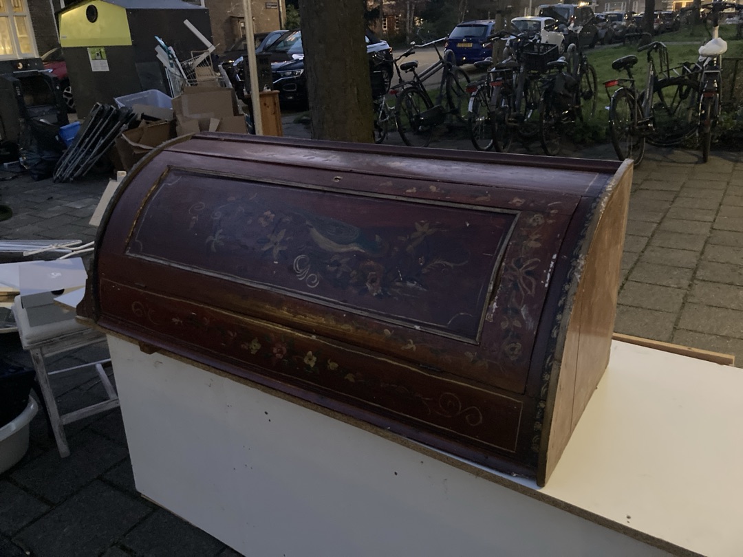 People moving, lots of stuff! 1