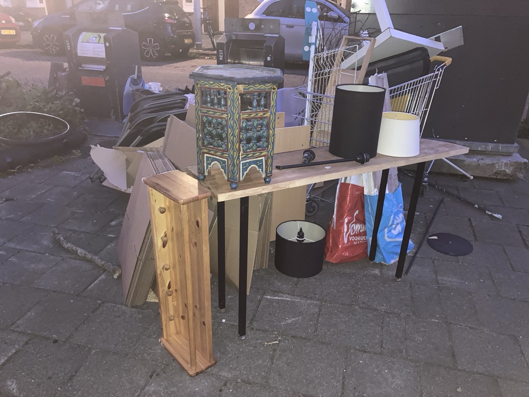 People moving, lots of stuff! 3